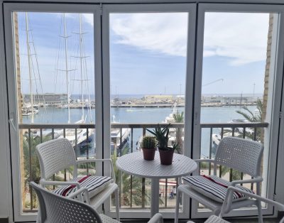 Beautiful flat with stunning views over the port