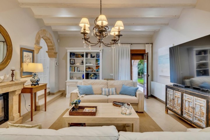 WhatsApp Image 2025-08-27 at 03.59.51 (1)