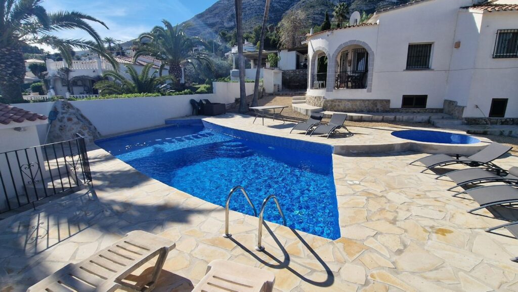 WhatsApp Image 2025-10-24 at 13.46.18 (1)