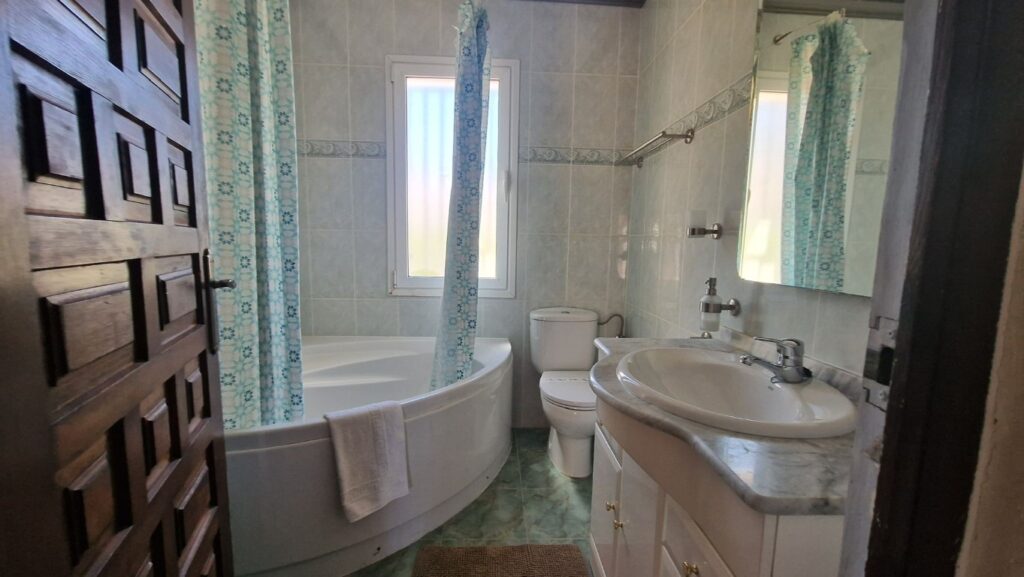 WhatsApp Image 2025-10-24 at 13.46.24 (5)