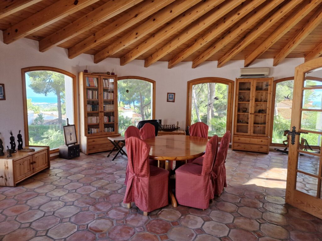 WhatsApp Image 2025-10-24 at 13.52.59 (1)