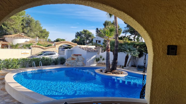 aa1fd459-2727-4809-8acf-937f6c1d1119