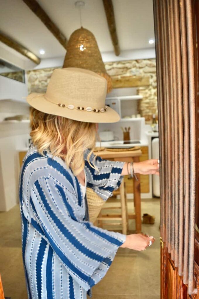 f765da63-1d3a-4949-9b02-e9b166cc6b9a