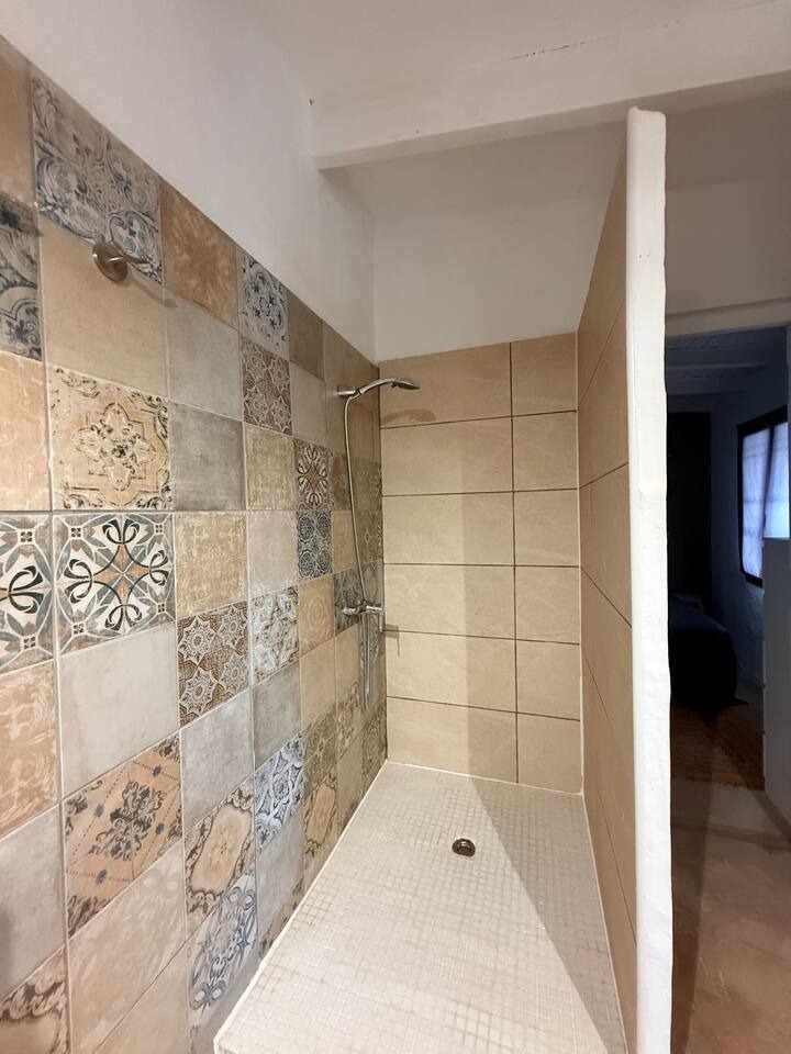 imgi_32_06341937-bc34-4d8c-8694-339c7bce1848